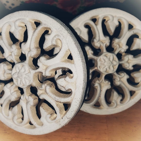 medallion cast iron curtain tie backs - Picture 1 of 2